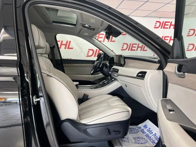 Used 2021 Black Hyundai Limited image 14