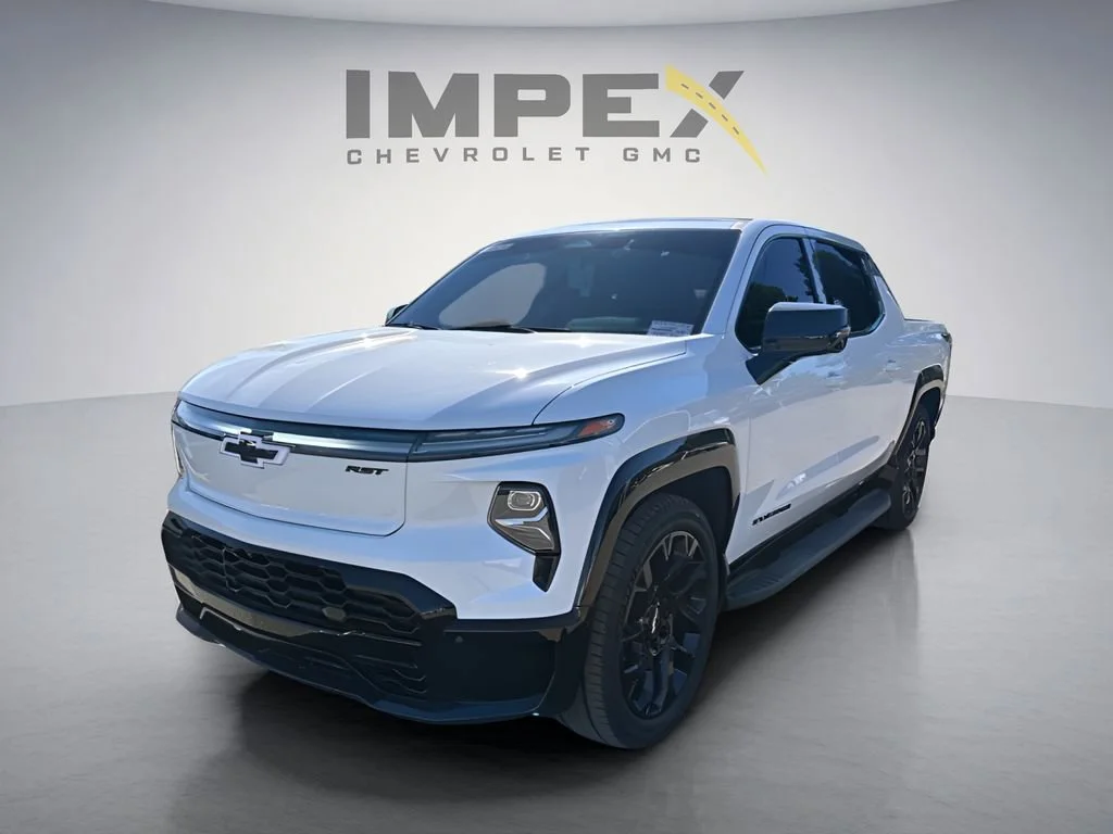 Used 2025 Summit White Chevrolet RST - Max Range image 1