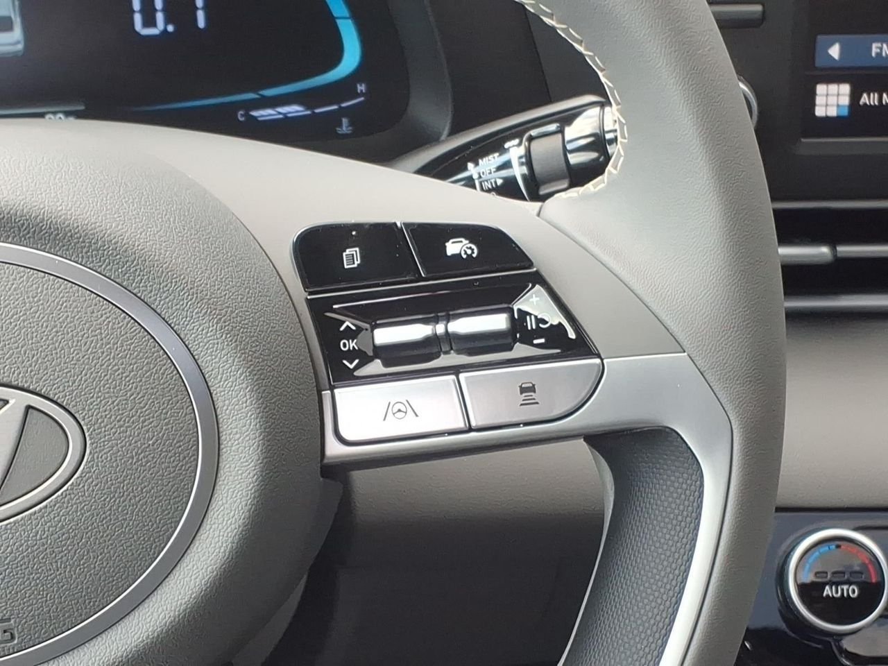 New 2026 Amazon Gray Hyundai SEL Sport image 14