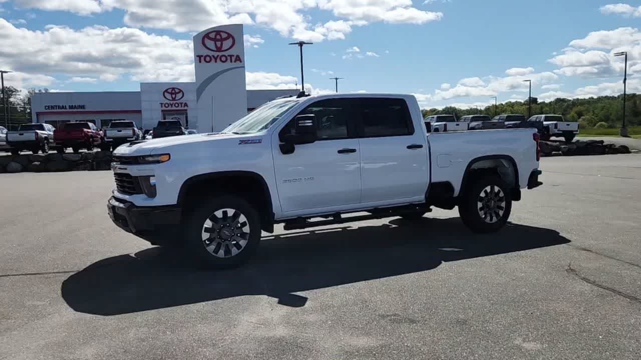 2026 Chevrolet Silverado 2500 HD Custom - Photo 5