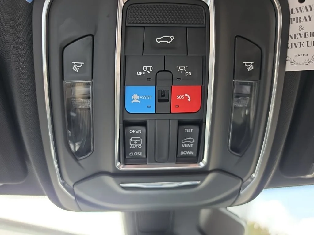 Used 2023 Gray Jeep Altitude X image 29