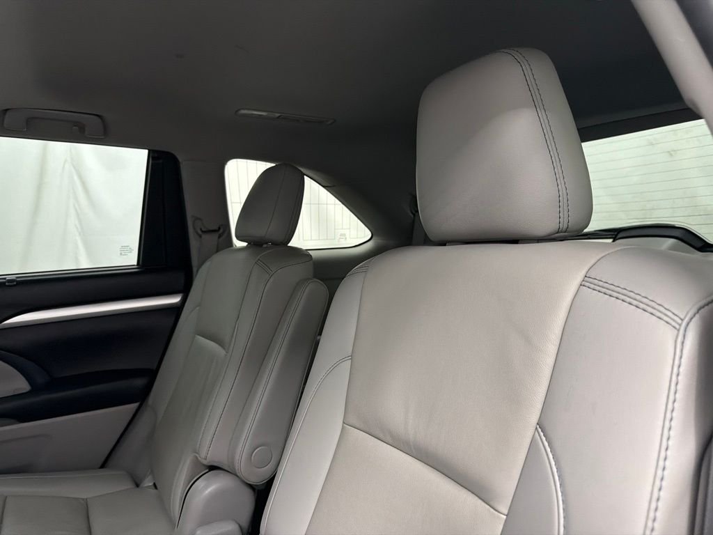 Used 2019 Green Toyota XLE image 16