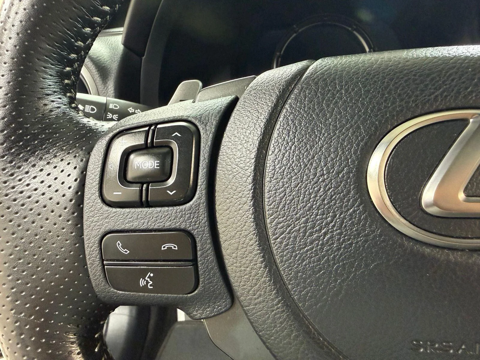 Used 2022 Atomic Silver Lexus IS 350 F SPORT image 32