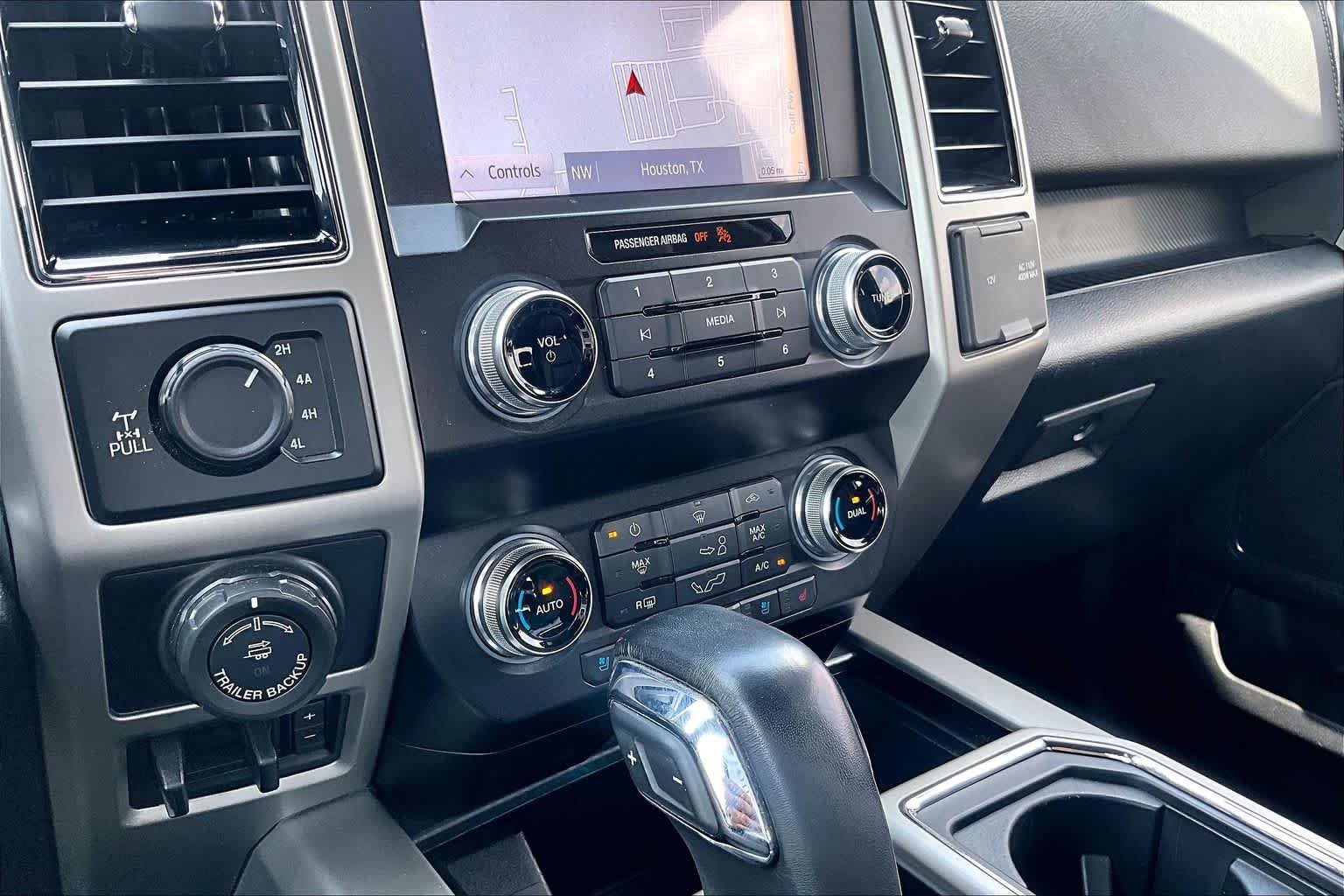 Used 2020 Oxford White Ford LARIAT image 33