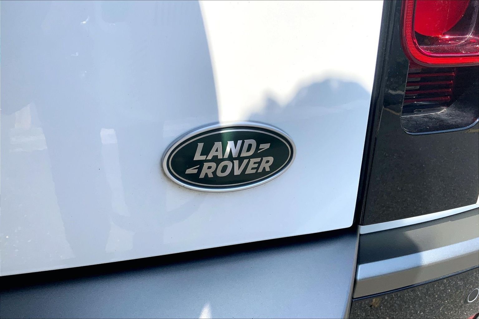 Used 2023 Fuji White Land Rover X-Dynamic SE image 31