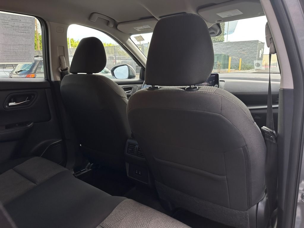Used 2024 Gray Nissan SV image 17