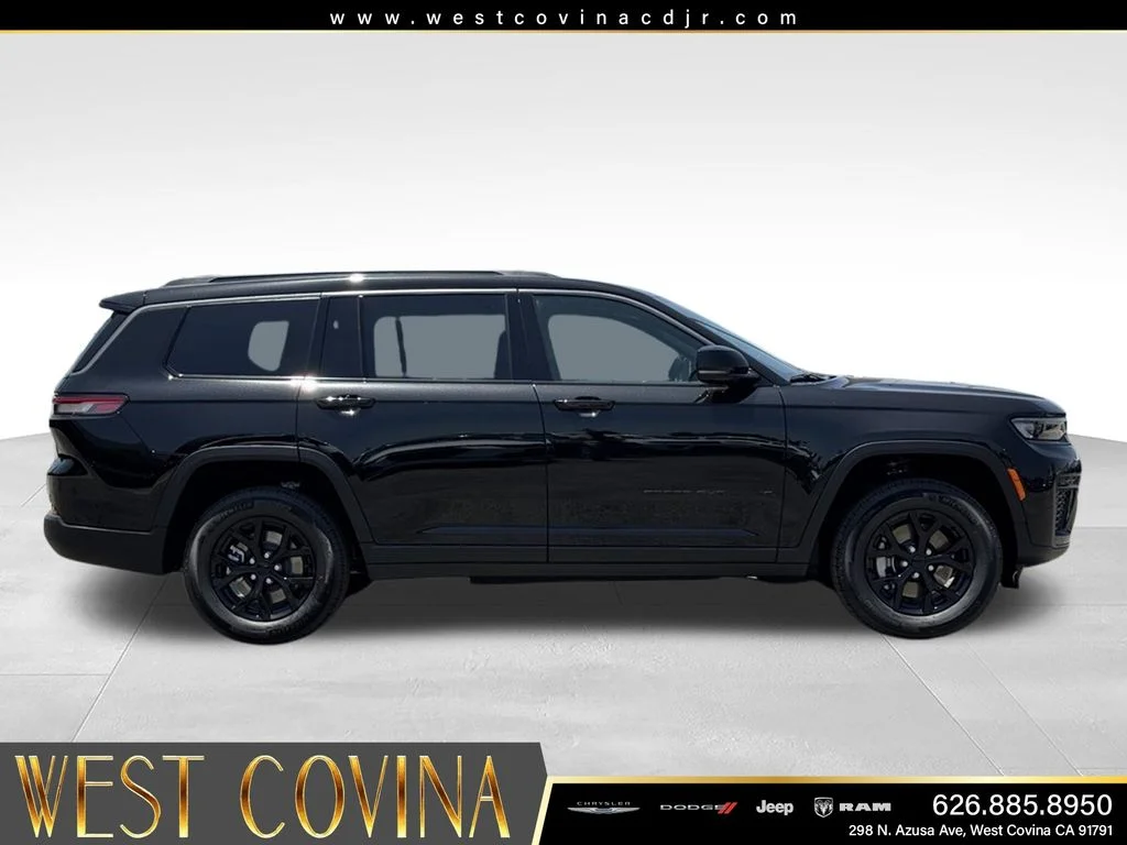 New 2026 Diamond Black Crystal Pearl-Coat Exterior Paint Jeep Altitude image 6
