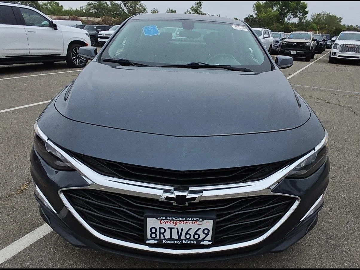 Used 2020 SHADOW GRAY METALLIC Chevrolet RS image 9