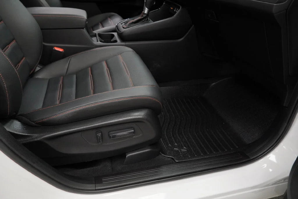 Used 2025 White Honda Sport-L image 47