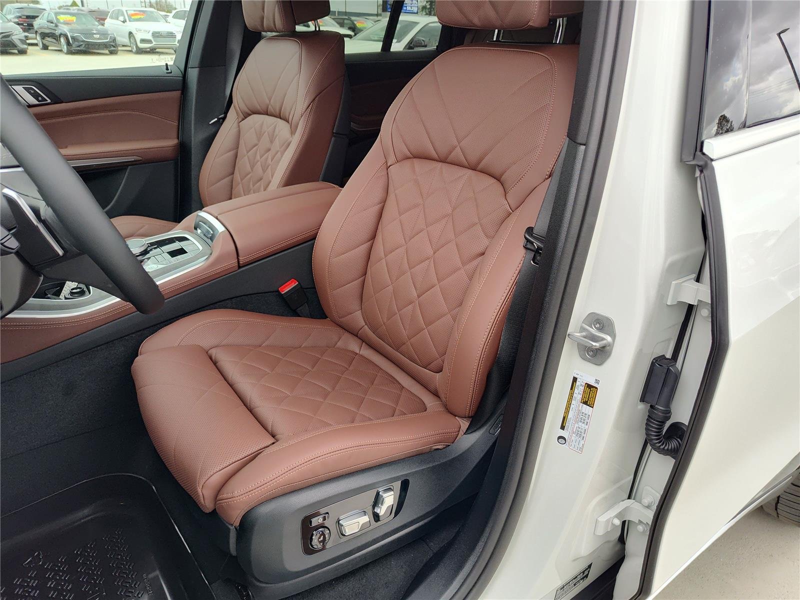 New 2026 Mineral White Metallic BMW sDrive40i image 7