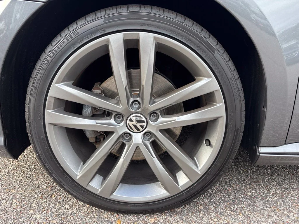Used 2016 Gray Volkswagen 1.8T R-Line image 15