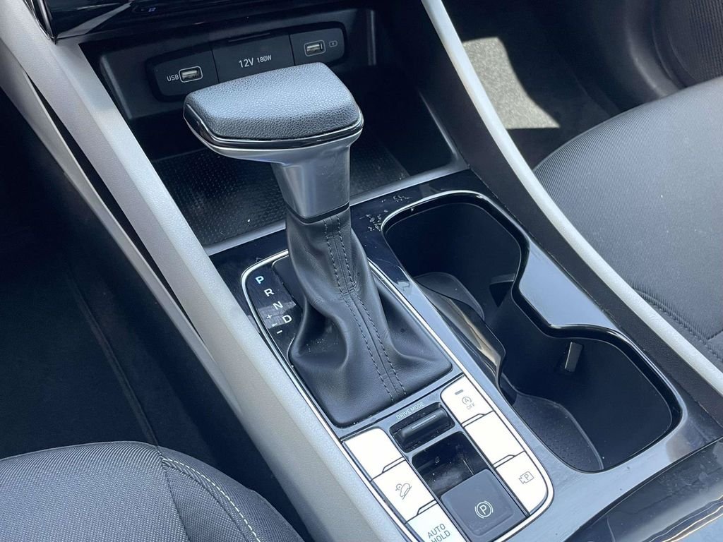 Used 2022 Gray Hyundai SE image 20