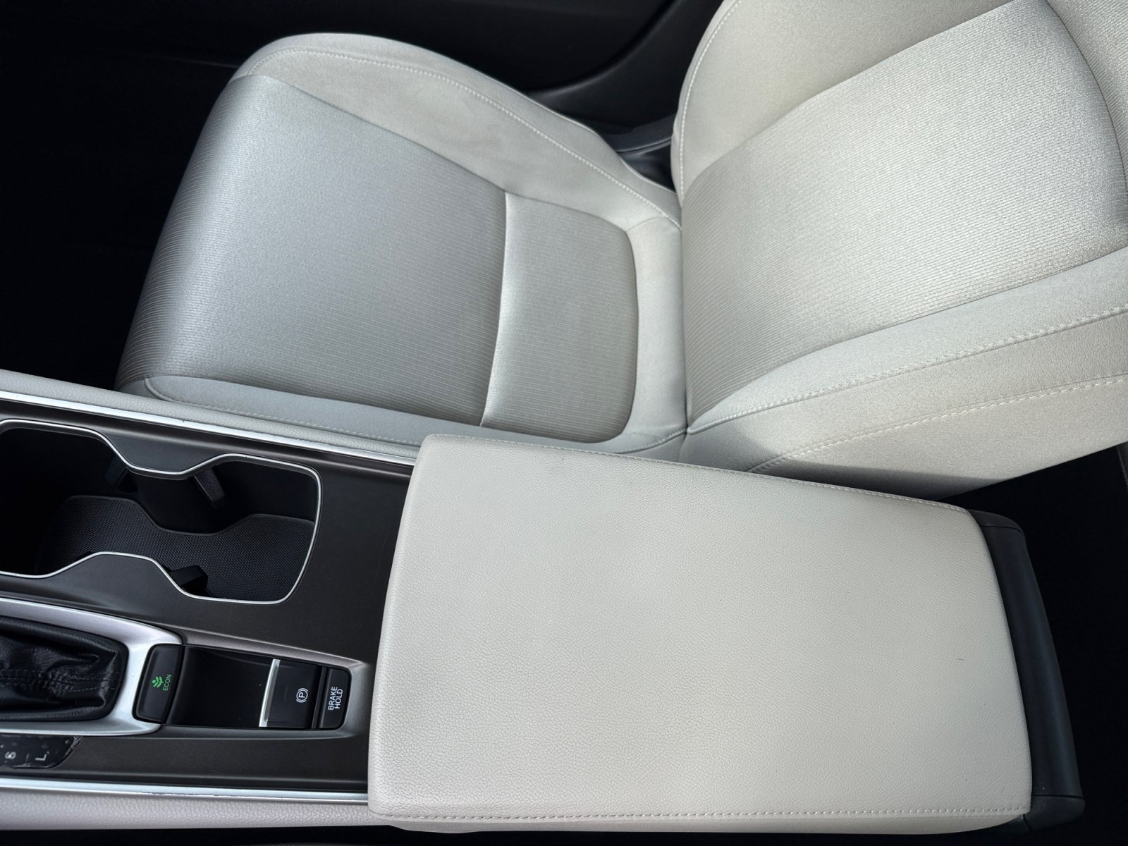 Used 2018 Platinum White Pearl Honda LX image 14