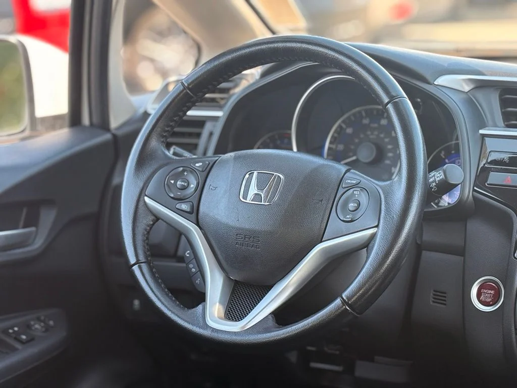 Used 2017 White Honda EX-L image 22
