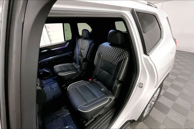 Used 2024 White Frost Tricoat GMC Denali image 25