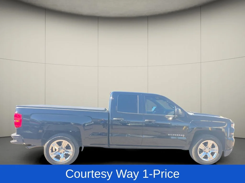 Used 2018 Black Chevrolet Custom image 9