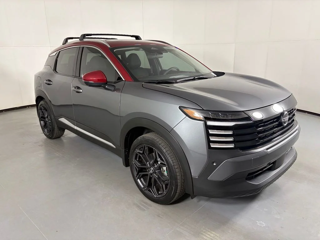 New 2026 Gun Metallic / Scarlet Ember Tintcoat Two-tone Nissan SR image 2