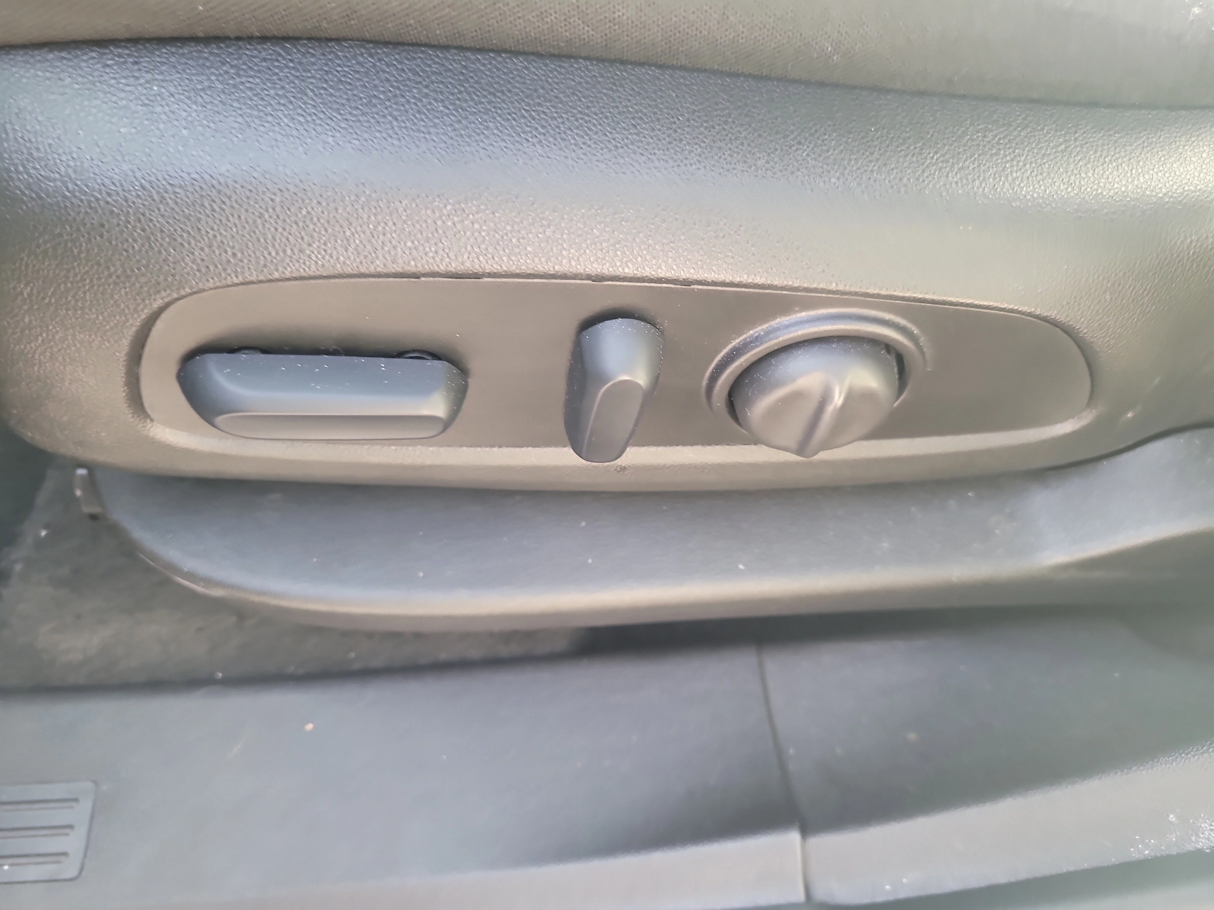 Used 2024 Summit White Chevrolet LT image 20