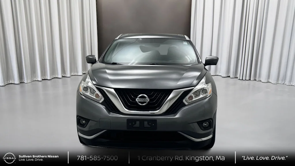 Used 2016 Gray Nissan SL image 2