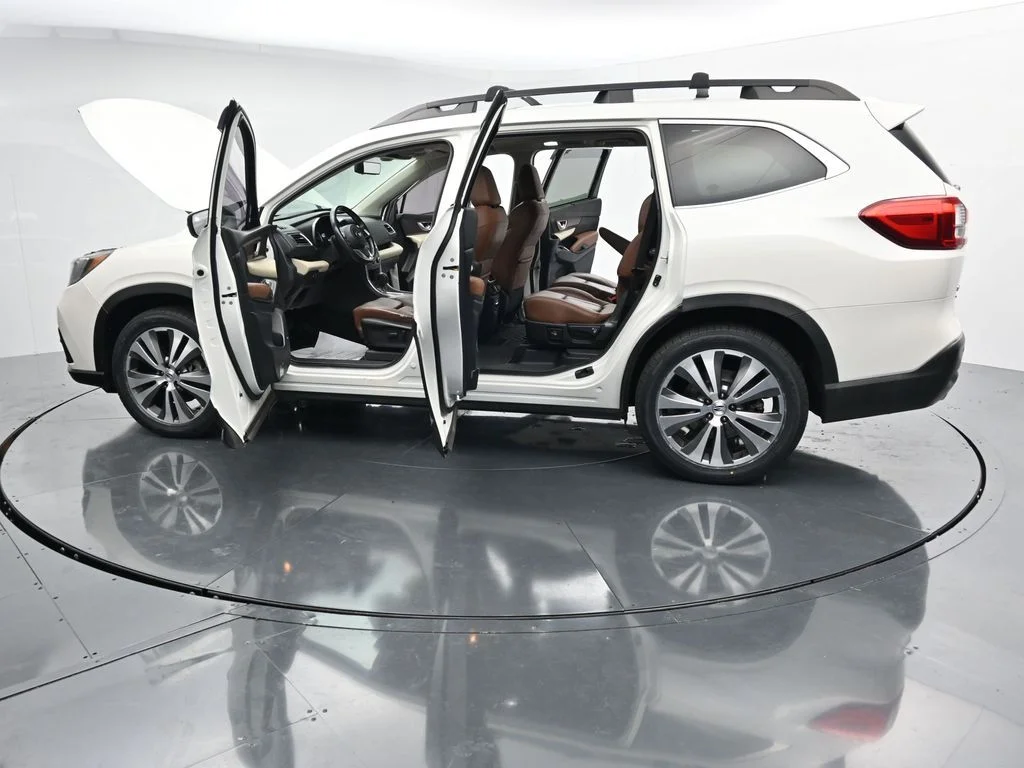 Used 2019 White Subaru Touring image 41