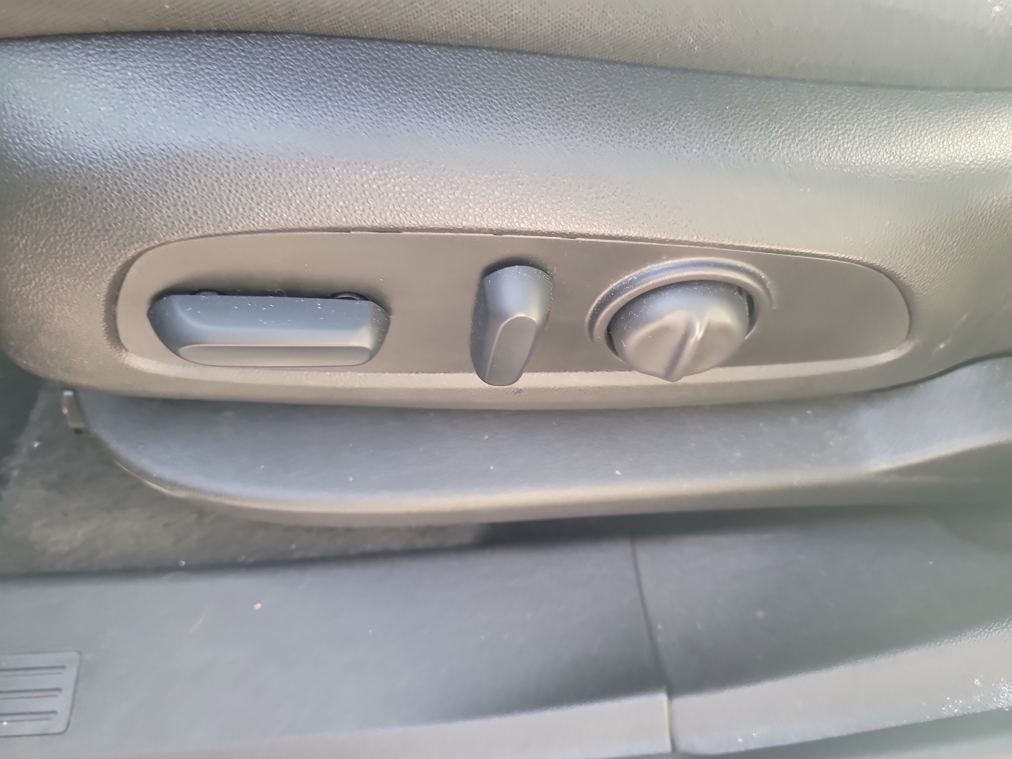 Used 2024 Summit White Chevrolet LT image 20