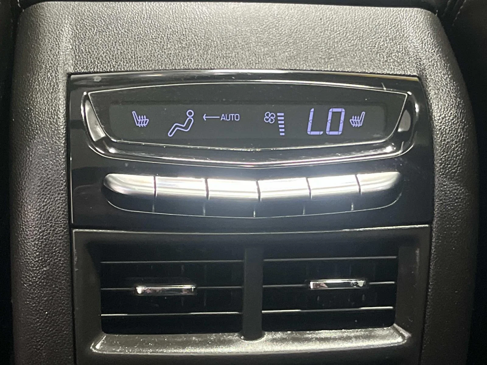 Used 2021 CRYSTAL WHITE TRICOAT Cadillac FWD Premium Luxury image 14