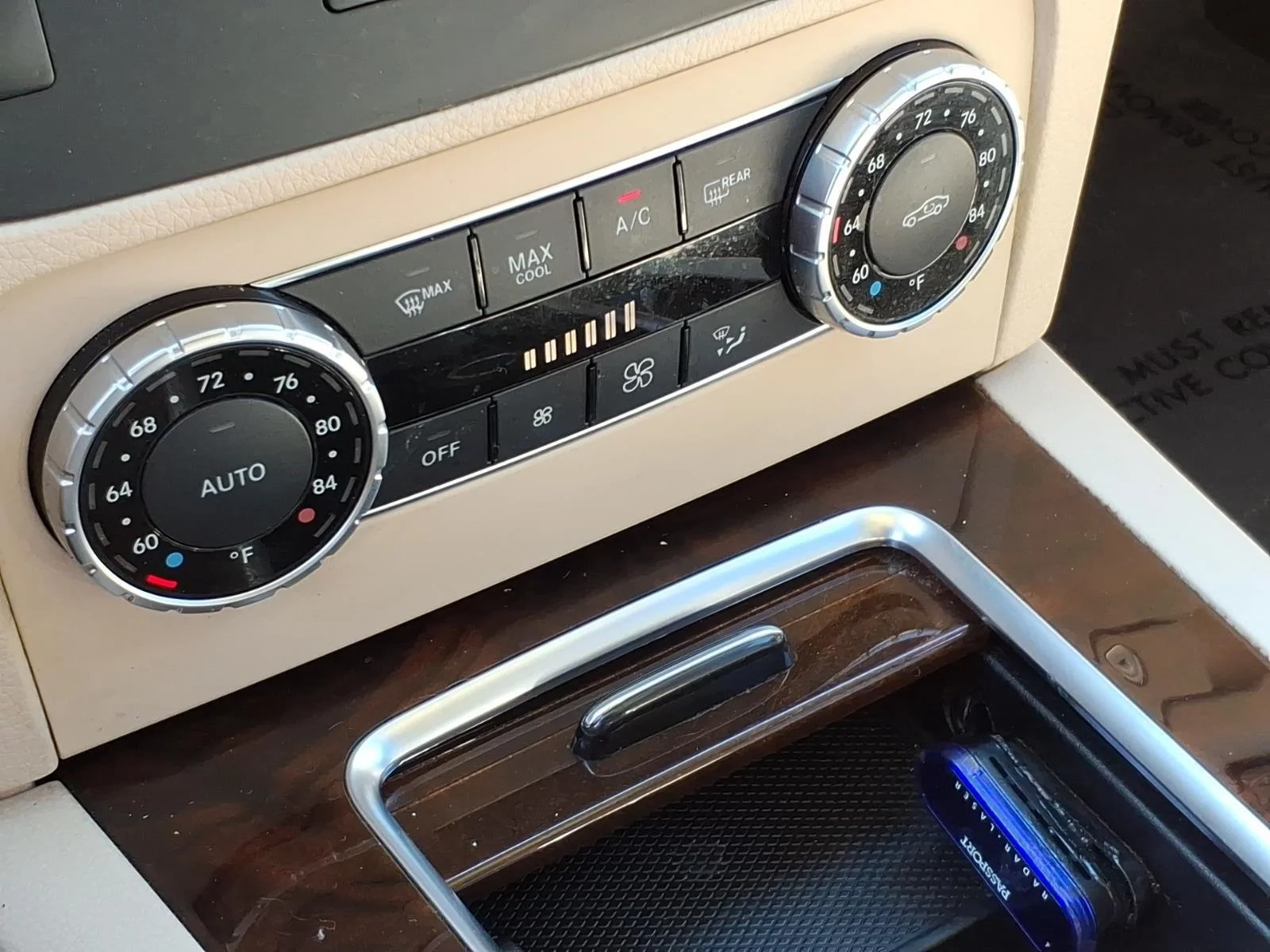 Used 2015 Iridium Silver Metallic Mercedes-Benz GLK 250 BlueTEC® image 21