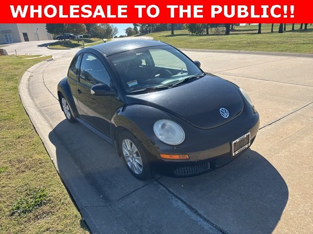 2010 Volkswagen New Beetle Base