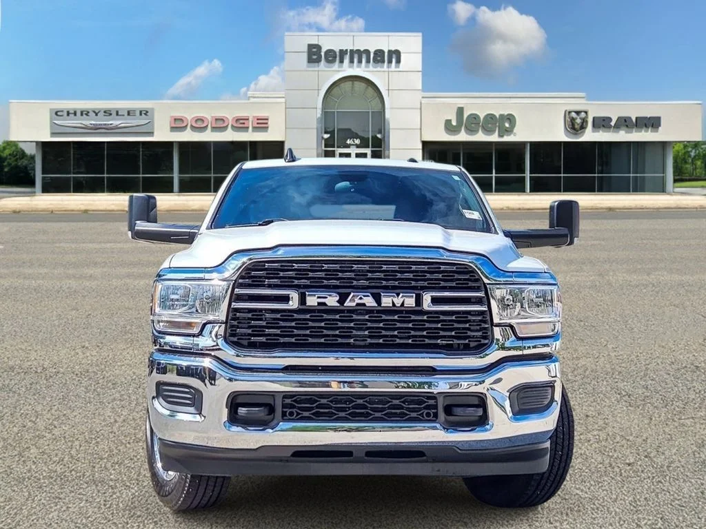 Used 2022 White Ram Big Horn image 6