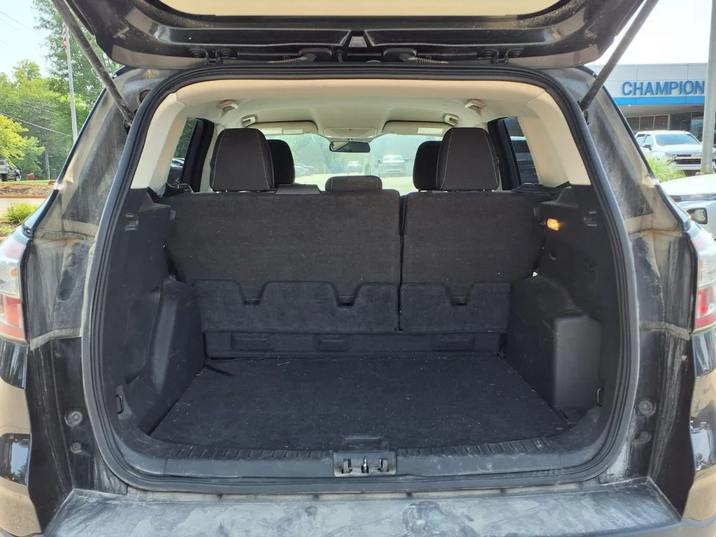 Used 2018 Black Ford SE image 9