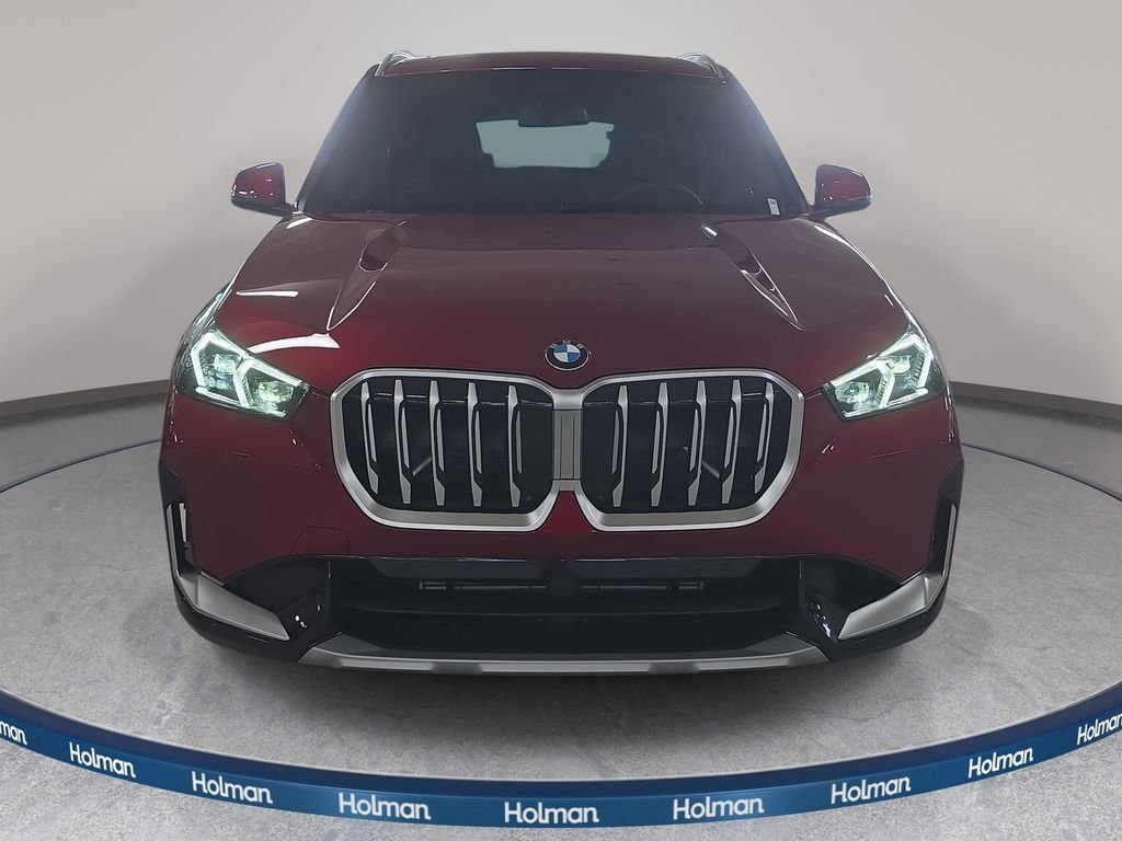 New 2026 Vegas Red Metallic BMW xDrive28i image 2