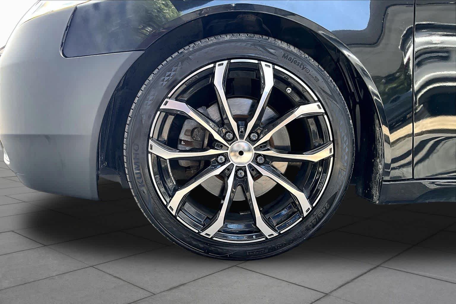 Used 2013 Crystal Black Pearl Acura Tech image 10