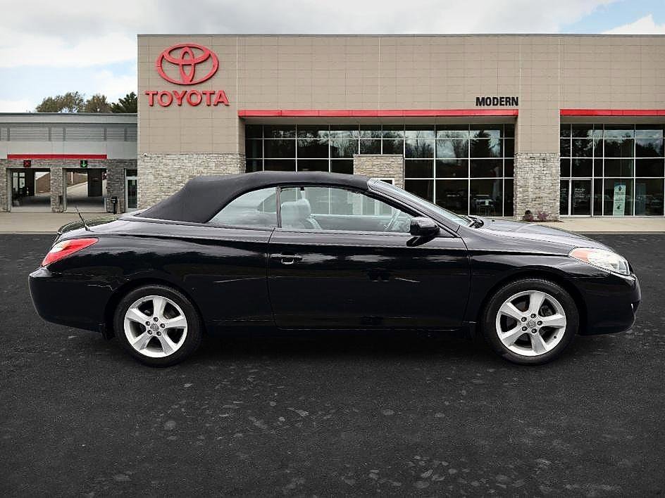 Used 2005 Black Toyota SLE image 5