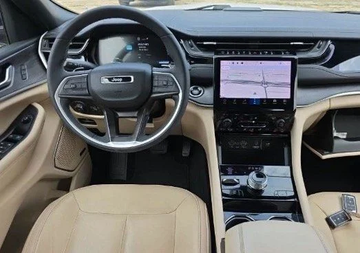 Used 2022 White Jeep 4xe image 26