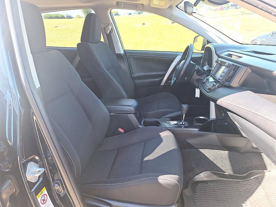 Used 2017 Galactic Aqua Mica Toyota XLE image 21