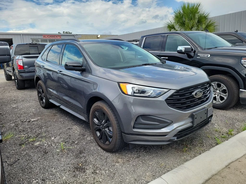 Used 2024 Gray Ford SE image 1