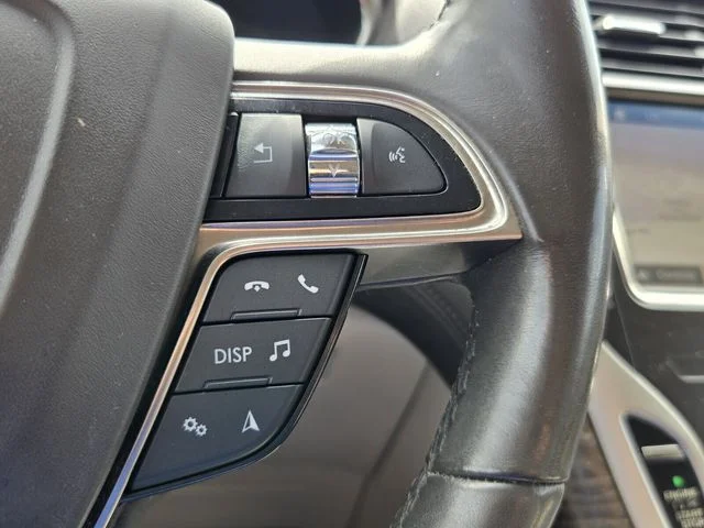 Used 2019 White Lincoln Reserve image 20