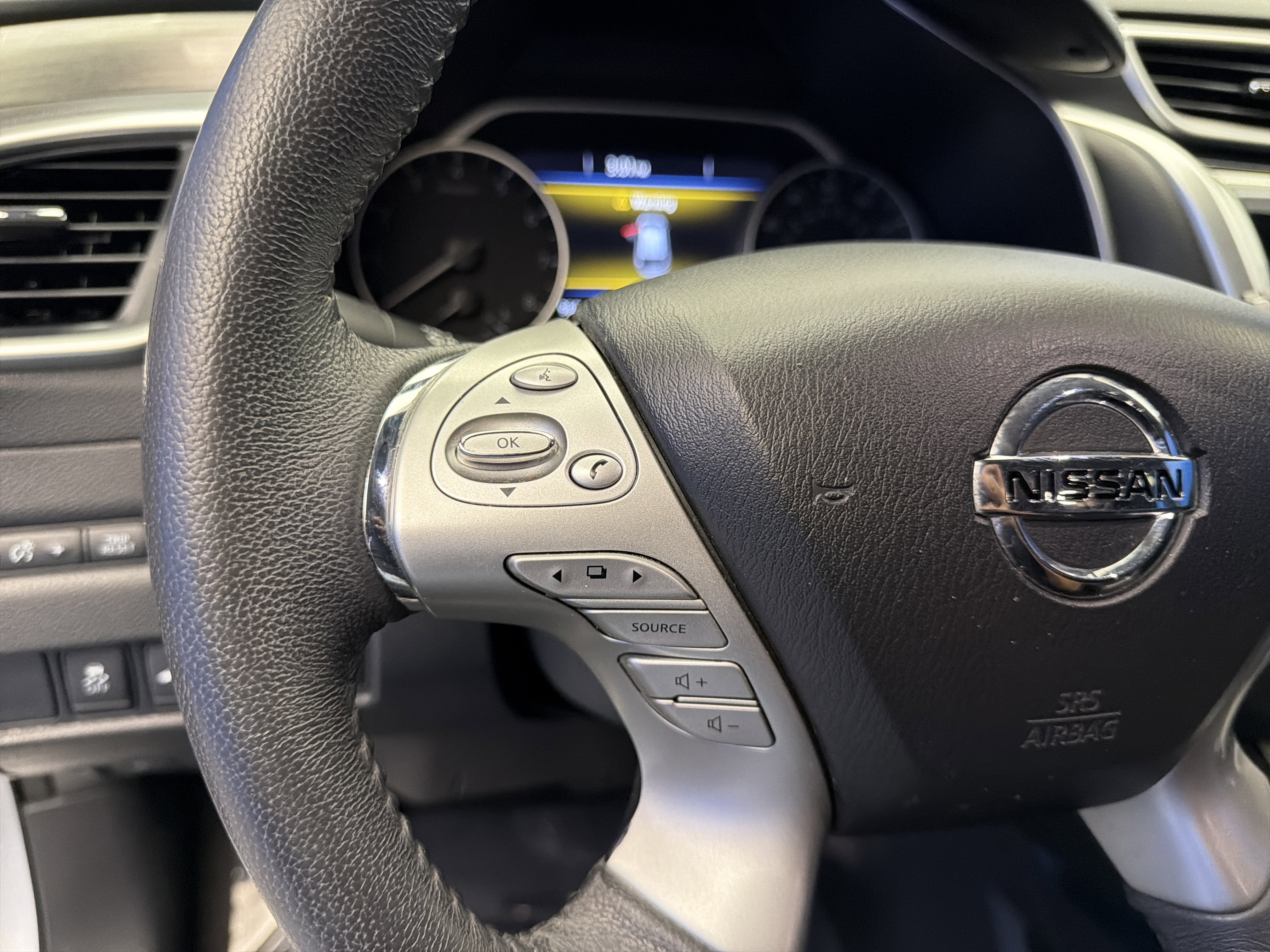 Used 2017 Brilliant Silver Metallic Nissan SL image 16