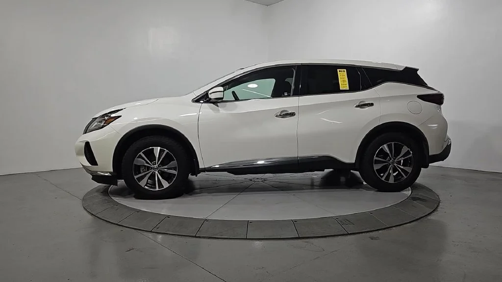 Used 2019 White Nissan S image 2