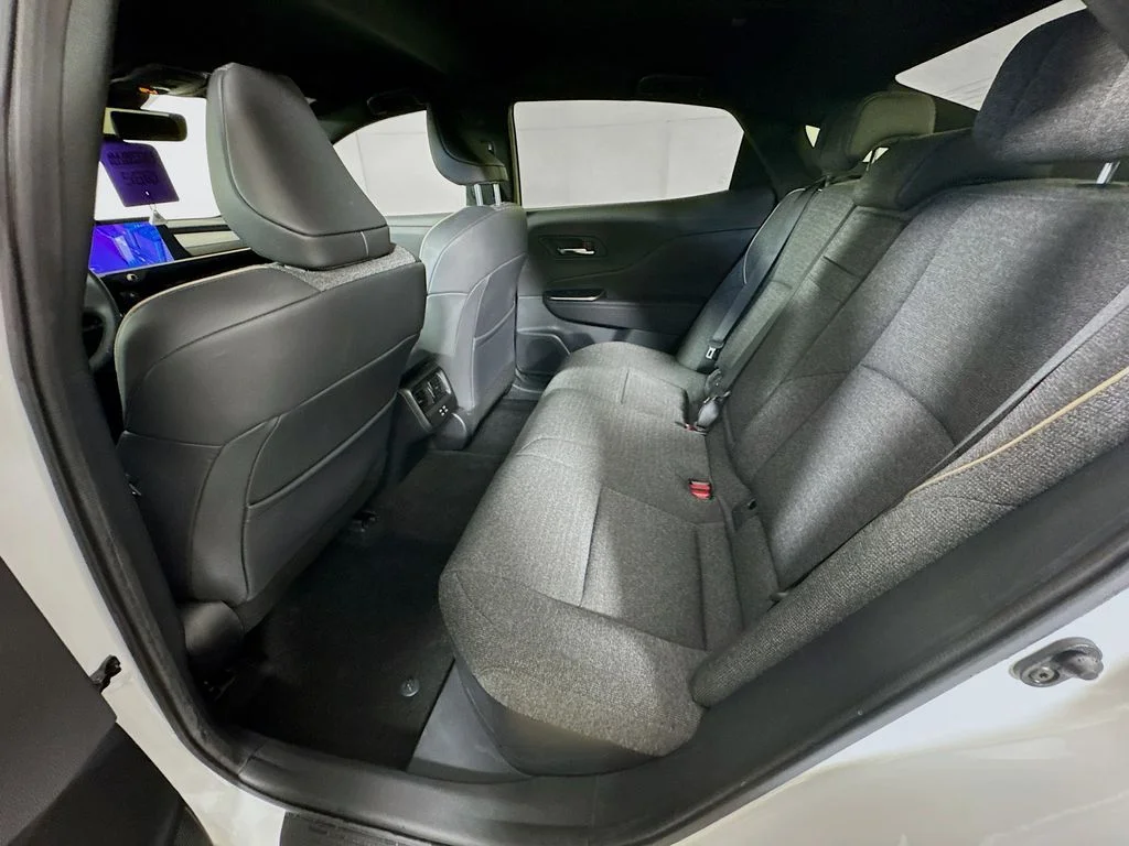 Used 2023 White Toyota XLE image 27