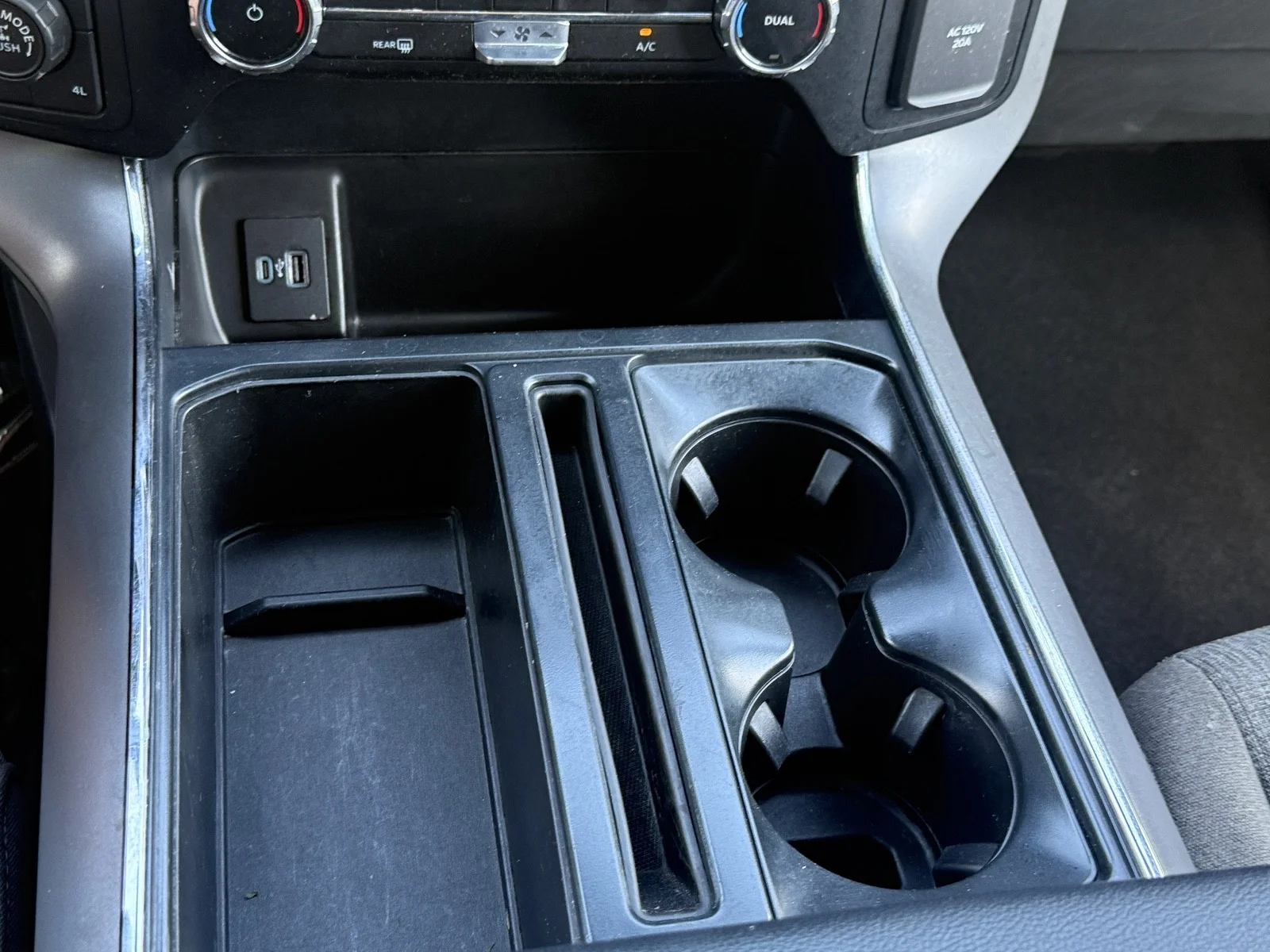 Used 2024 Agate Black Metallic Ford XLT 4WD image 20