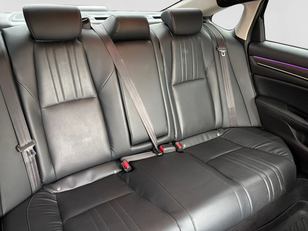 Used 2018 Black Honda Touring 2.0T image 18