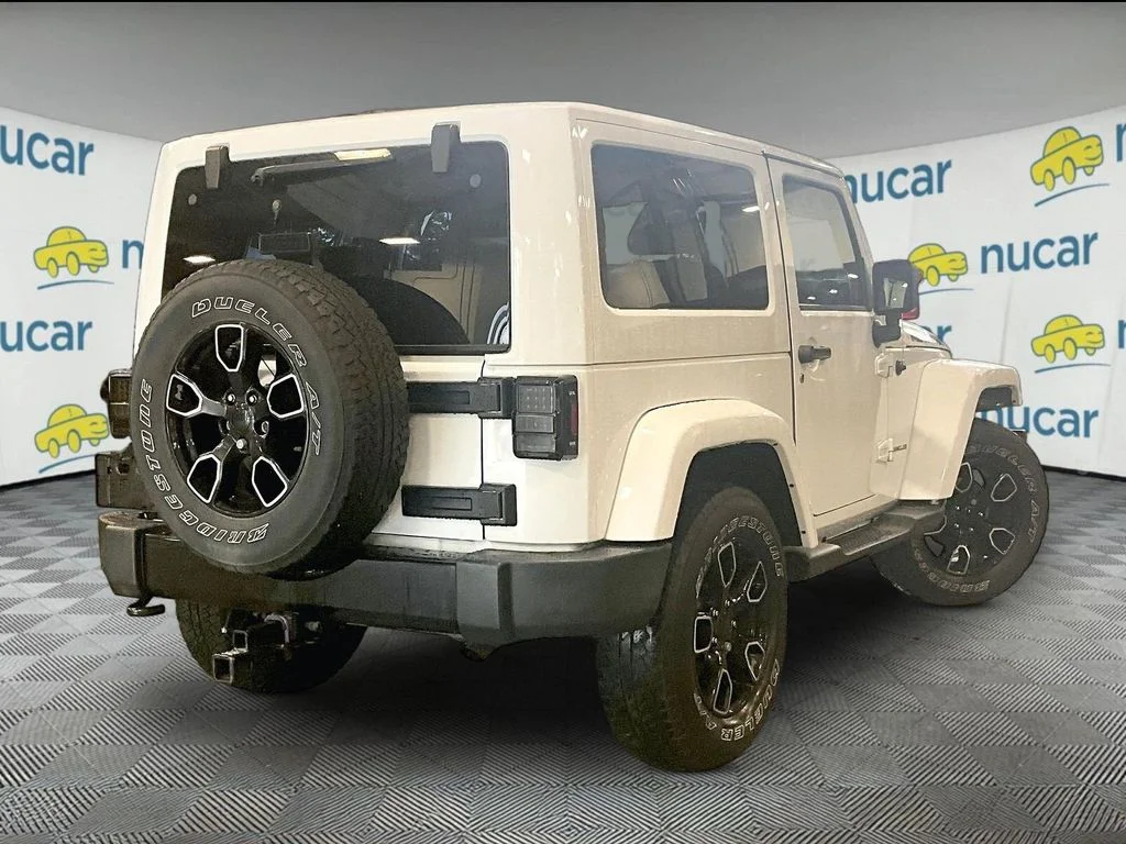 Used 2017 White Jeep Sahara image 6