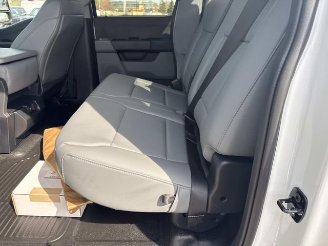 New 2026 Oxford White Ford F-450® XL image 7