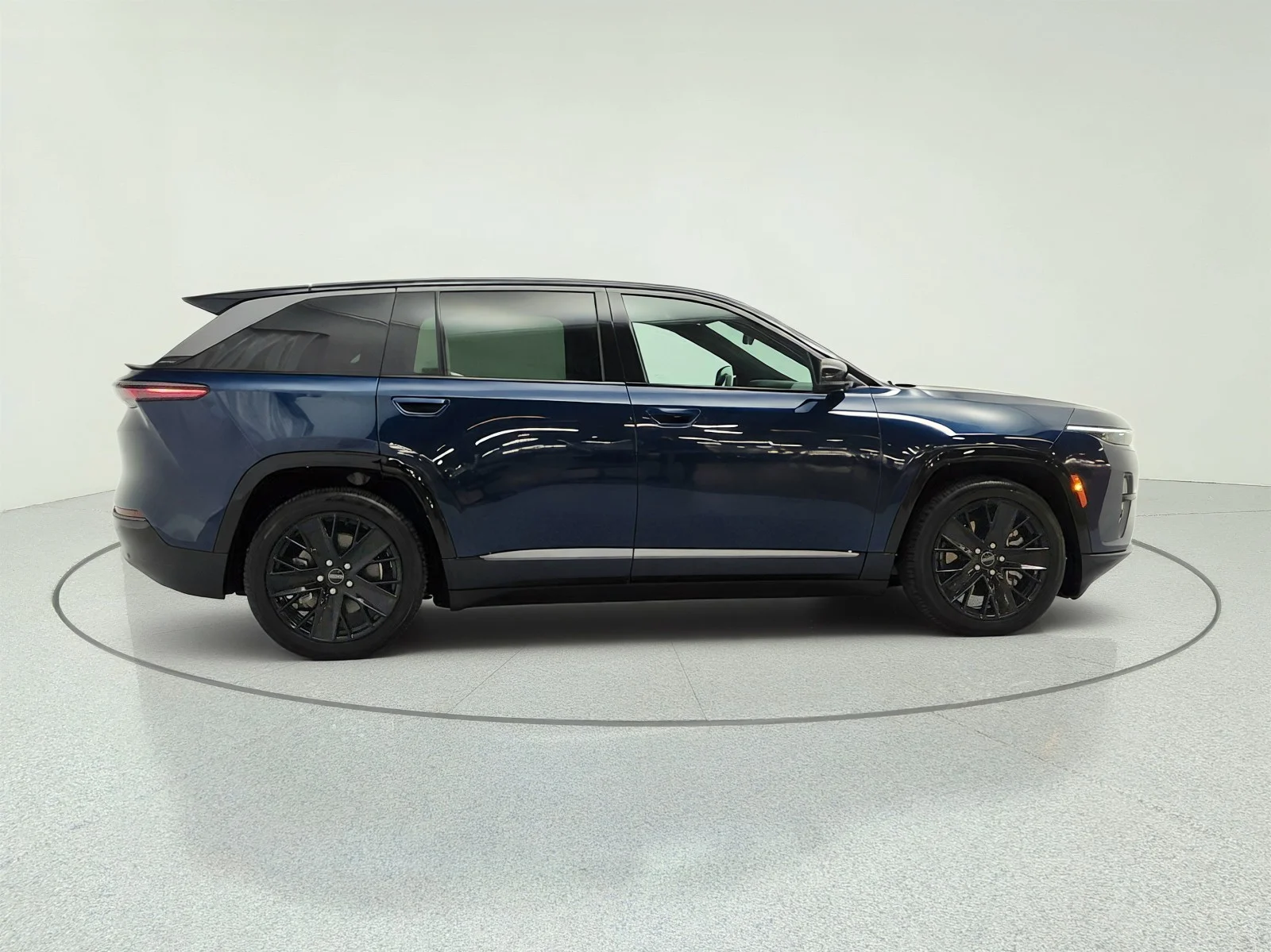 Used 2024 Fathom Blue Pearlcoat Jeep Launch Edition image 4
