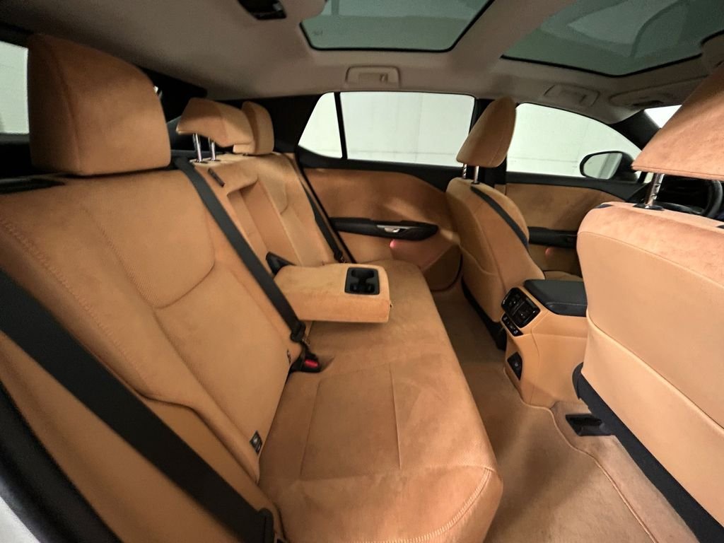 Used 2023 White Lexus 450e Luxury image 17