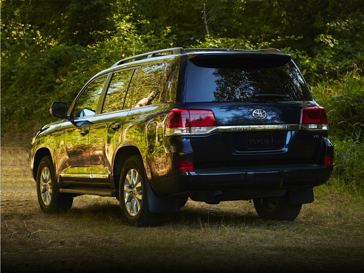 Used 2017 White Toyota Base image 1