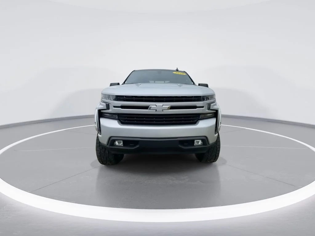 Used 2020 Silver Chevrolet RST image 3