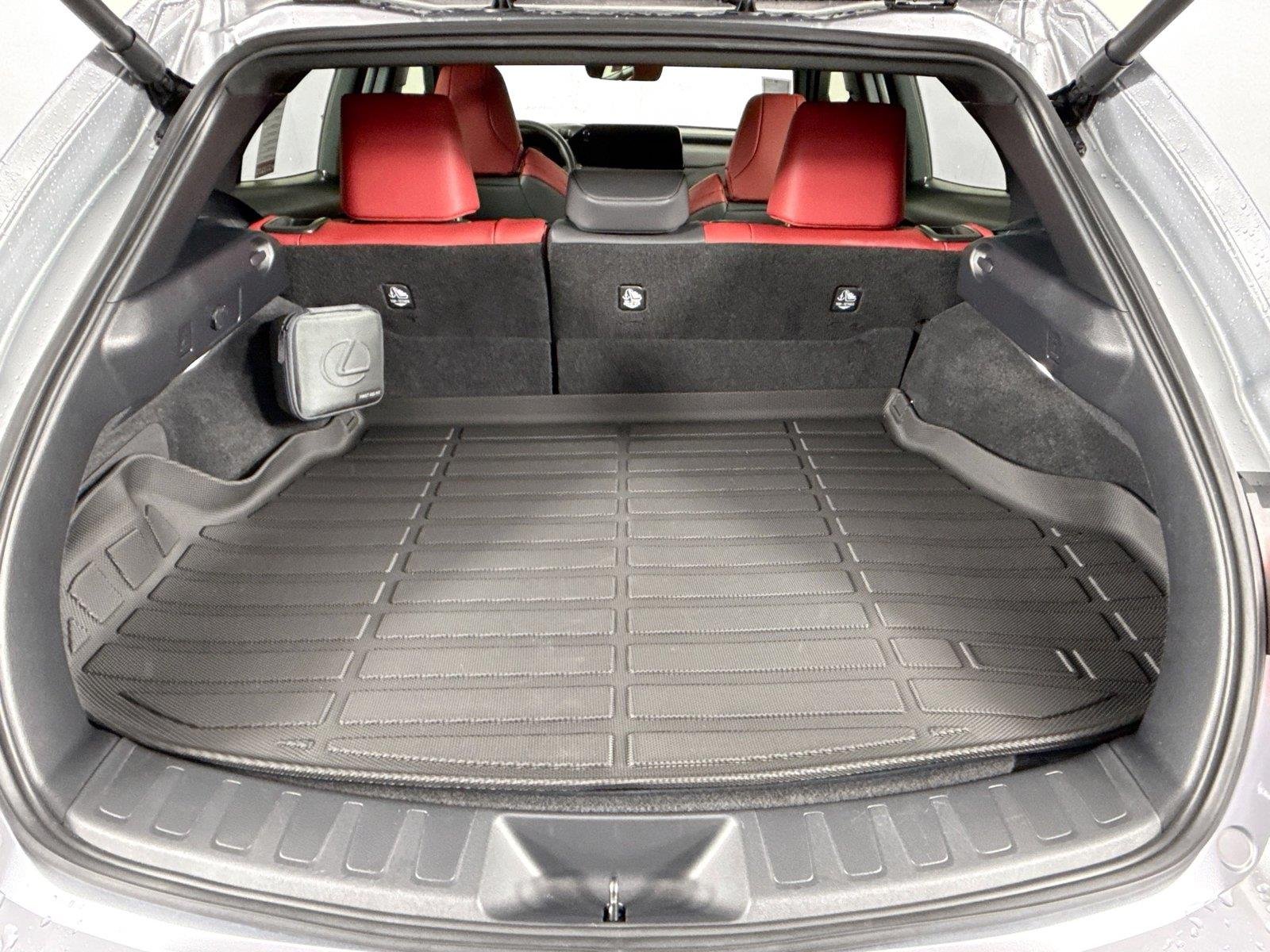 Used 2024 Iridium w/ Obsidian Roof Lexus UX 250h F SPORT Handling image 40