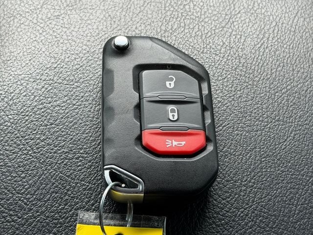Used 2023 Blue Jeep Sport image 20